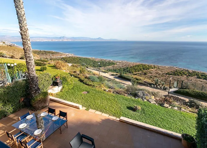 Almela's Villa Santa Pola